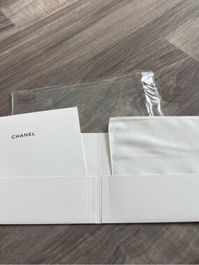 CHANEL White Logo Dust Bag and Card Set
